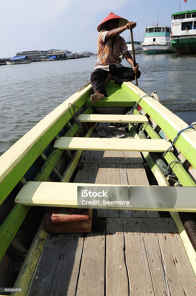 Indonésia boatman em Sunda Kelapa, Jacarta - Foto de stock de Adulto royalty-free