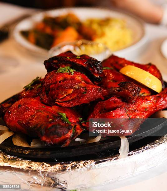 Pollo Tanduri Foto de stock y más banco de imágenes de Pollo Tanduri - Pollo Tanduri, Carne, Comida india