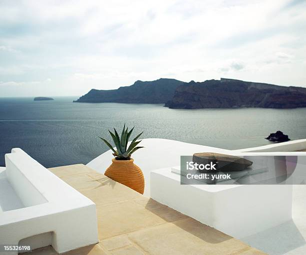 Santorini - Fotografie stock e altre immagini di Acqua - Acqua, Ambientazione esterna, Ambientazione tranquilla