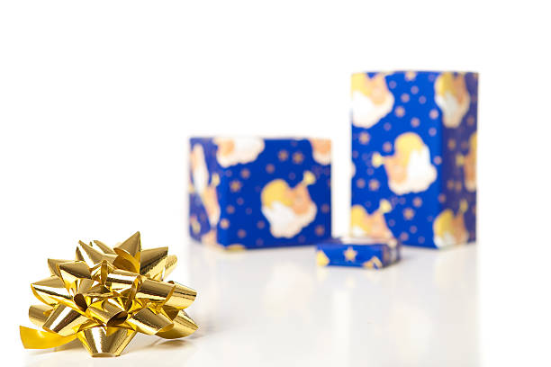ゴールドの星およびボックス - isolated gift box wrapping paper celebration event ストックフォトと画像