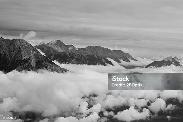 Photo libre de droit de Îles La Montagne banque d'images et plus d'images libres de droit de Alpes européennes - Alpes européennes, Angle de prise de vue, Au-dessus de