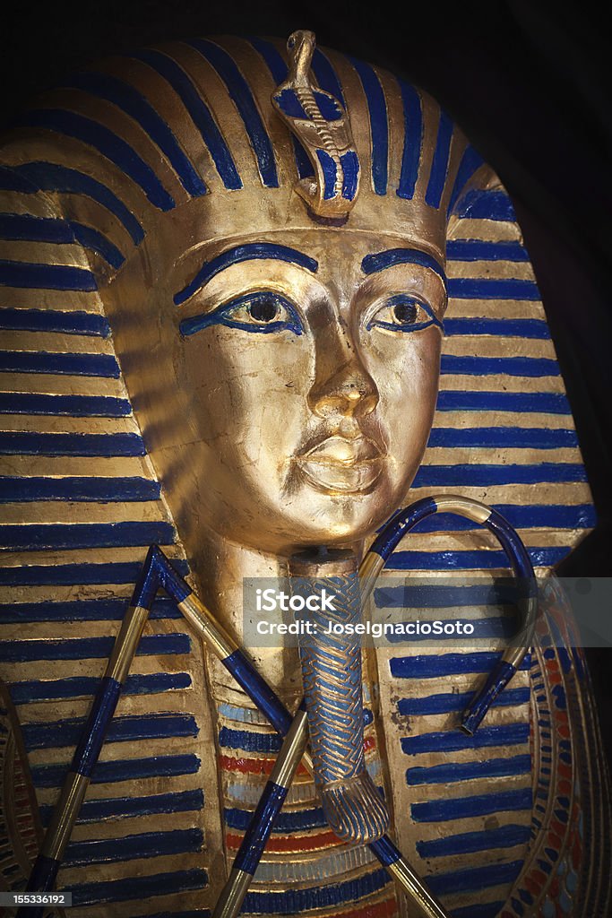 Moderna Tuthankamen copia de la golden sarcófago - Foto de stock de Tutankamón libre de derechos
