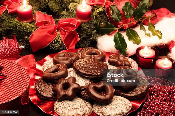 Natale Lebkuchen - Fotografie stock e altre immagini di Biscotto secco - Biscotto secco, Candela - Attrezzatura per illuminazione, Candela di Natale