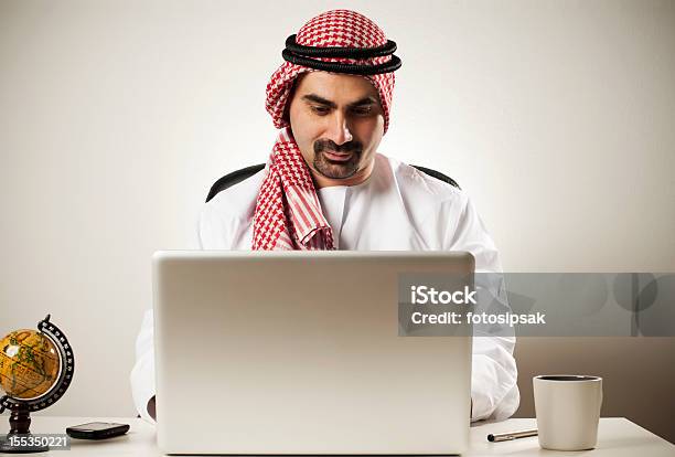 Foto de Arabian Empresário e mais fotos de stock de Adulto - Adulto, Arabesco - Estilo, Arábia