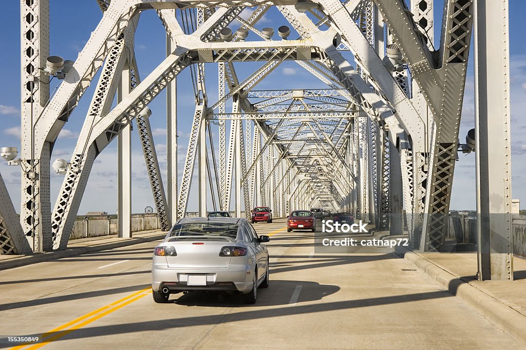 Traffico su autostrada interstatale americana ponte, Louisville, Ky - Foto stock royalty-free di Kentucky