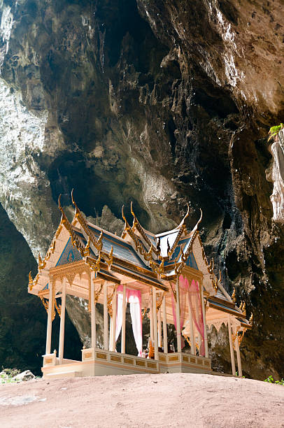 istock Kuha Karuhas Pavillon In Phraya Nakhon Cave, Thailand 155351804