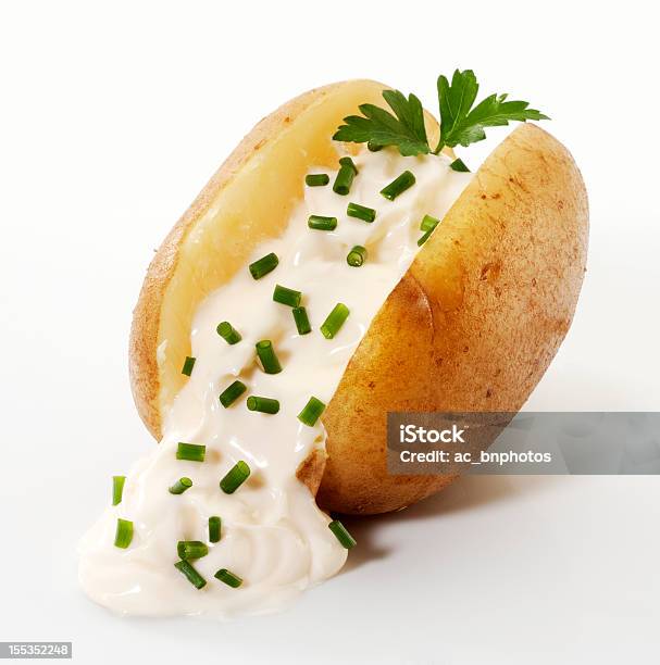 Batata Assada - Fotografias de stock e mais imagens de Creme Amargo - Creme Amargo, Batatas Preparadas, Maionese