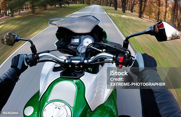 Bicicletta In Crociera - Fotografie stock e altre immagini di Motocicletta - Motocicletta, Manubrio - Particolare di veicolo, Prospettiva del fotografo