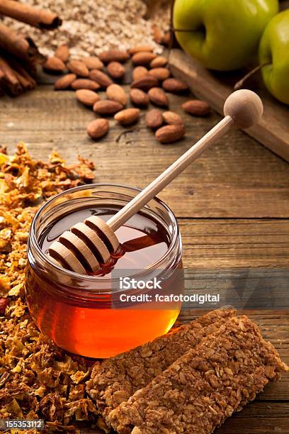 Miel Foto de stock y más banco de imágenes de Alimento - Alimento, Avena - Cereal de desayuno, Canela - Especia