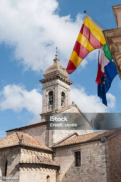 San Quirico Dorcia Toscana Igreja - Fotografias de stock e mais imagens de Antigo - Antigo, Ao Ar Livre, Arcaico