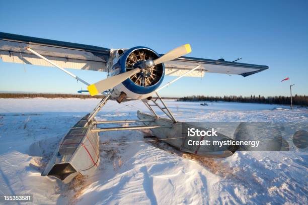 Bellissimo Manitoba - Fotografie stock e altre immagini di Pesca sul ghiaccio - Pesca sul ghiaccio, Canada, Industria aerospaziale