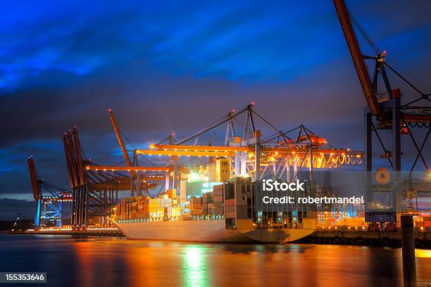 Container Hafen Stockfoto und mehr Bilder von Abenddämmerung - Abenddämmerung, Anlegestelle, Arbeiten