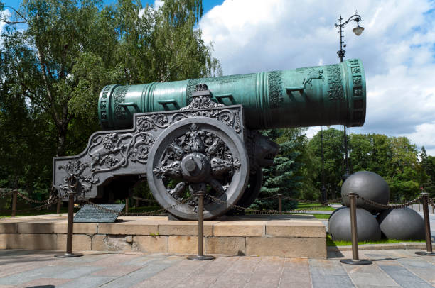 istock Tsar Cannon in Moscow Russia 155353778