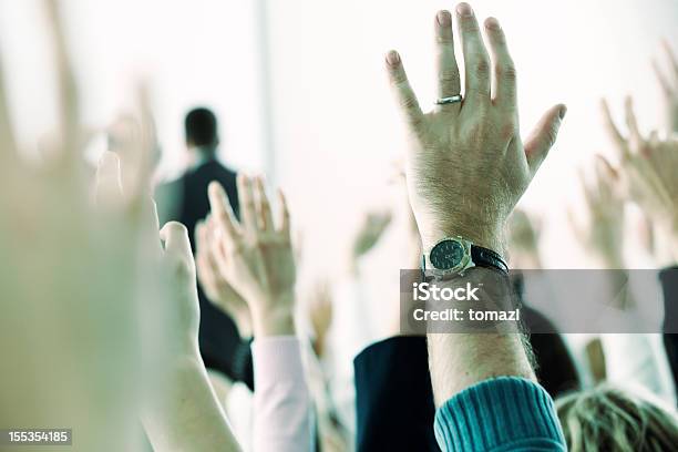 Foto de Palestra Colorized Negócios e mais fotos de stock de 30 Anos - 30 Anos, Adulto, Adulto de idade mediana