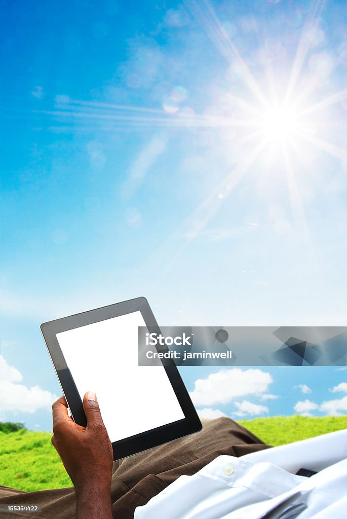 Verano tablet PC ejecutivo - Foto de stock de Acostado libre de derechos