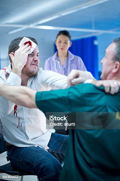 A Violência Para Pessoal Hospitalar - Fotografias de stock e mais imagens de Violência - Violência, Hospital, Paciente