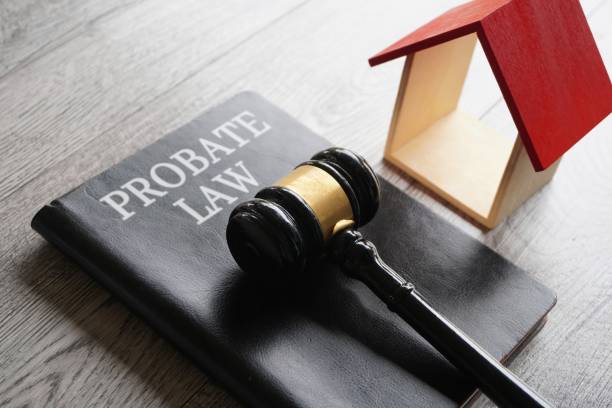 istock Toy house, gavel and text PROBATE LAW. 1553561946