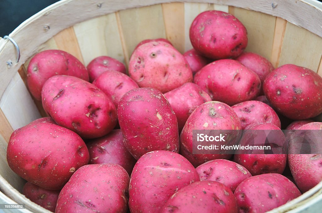 붉은 감자와 - 로열티 프리 레드 포테이토 스톡 사진