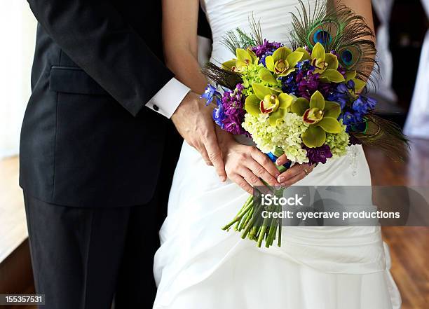 Foto de Verão De Casamento Jovem Casal e mais fotos de stock de Adulto - Adulto, Alta Sociedade, Beleza