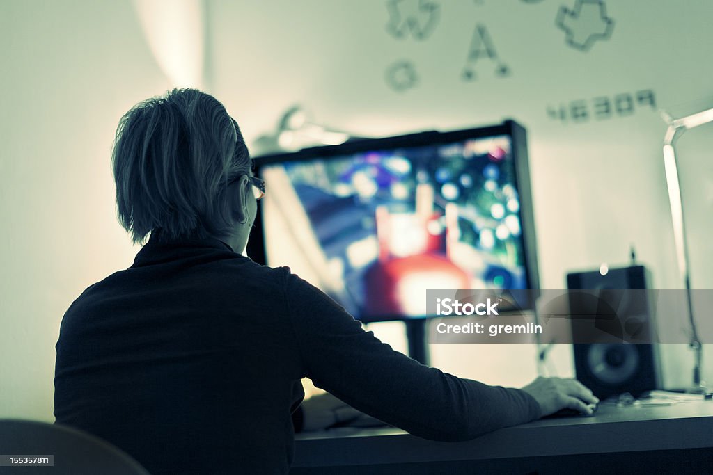 Mulher jogar jogos de computador - Royalty-free Jogador de videojogo Foto de stock