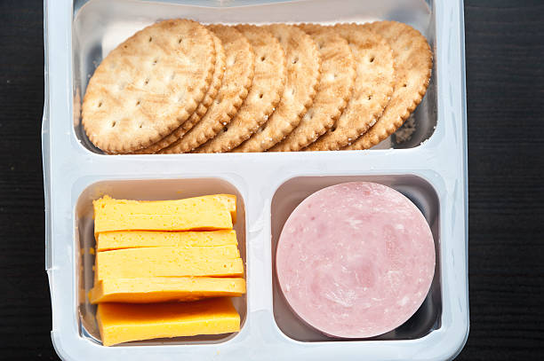 lunchable - cheese and crackers fotografías e imágenes de stock