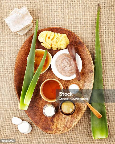 Still Life With Aloe Vera Açúcar Esfregar Mel - Fotografias de stock e mais imagens de Natureza - Natureza, Açúcar, Cosmética