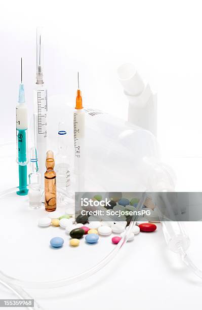 Photo libre de droit de Médicaments banque d'images et plus d'images libres de droit de Comprimés - Comprimés, Gélule, Perfusion intraveineuse