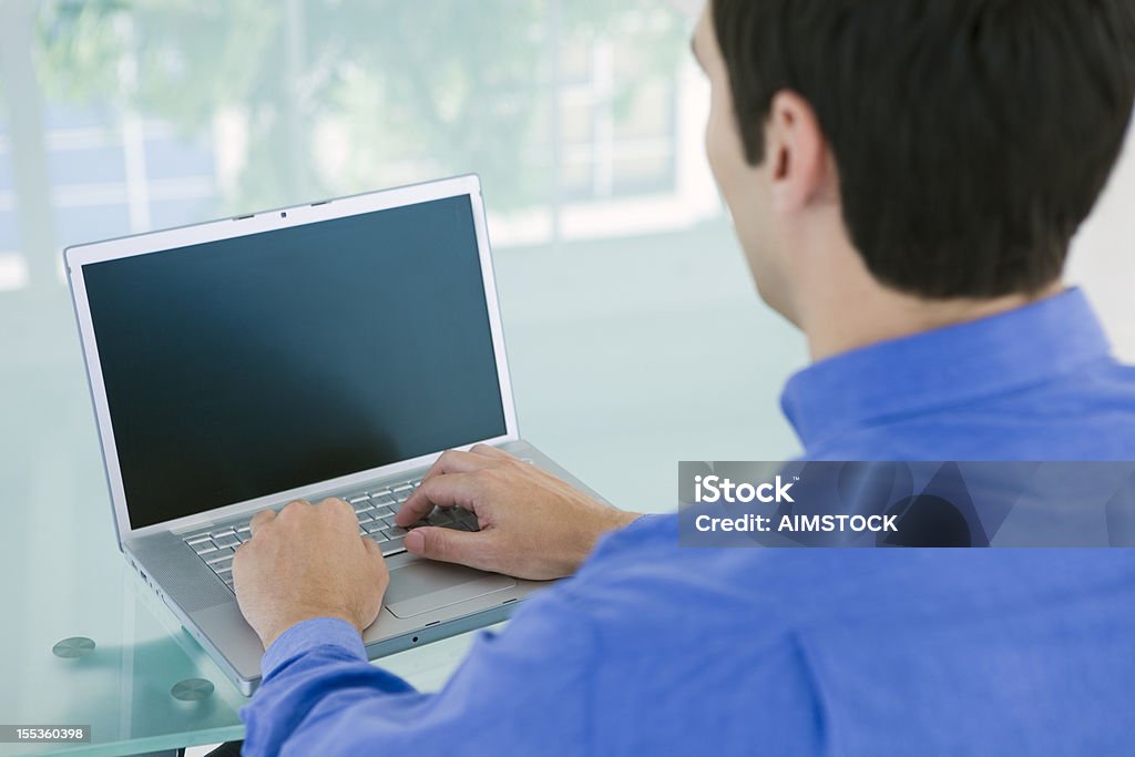 Mann mit laptop - Lizenzfrei Laptop Stock-Foto