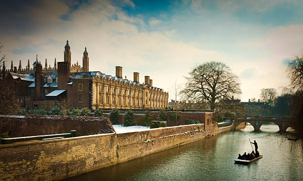 Punting on the River Cam Cambridge View from the Backs Cambridge on a winters day cambridge england photos stock pictures, royalty-free photos & images
