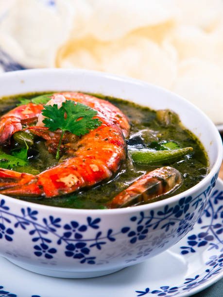 camarones al curry verde tailandés - panang curry fotografías e imágenes de stock