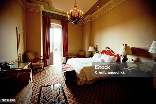 Przytulny Pokój W Hotelu W Florencja Włochy - zdjęcia stockowe i więcej obrazów Hotel - Hotel, Pokój hotelowy, Balkon