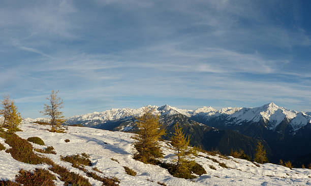 panorâmica outono e inverno nos alpes - arlberg mountains ötztal switzerland erholung imagens e fotografias de stock