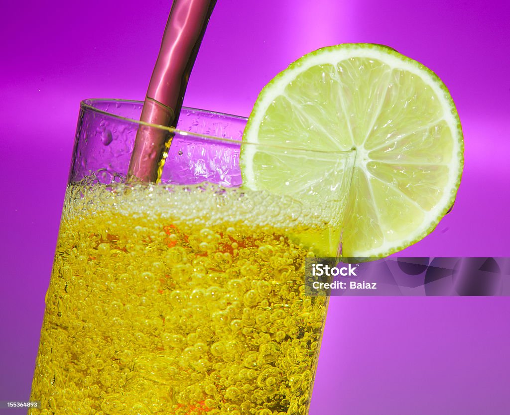 Naranja cóctel con lima - Foto de stock de Agua libre de derechos
