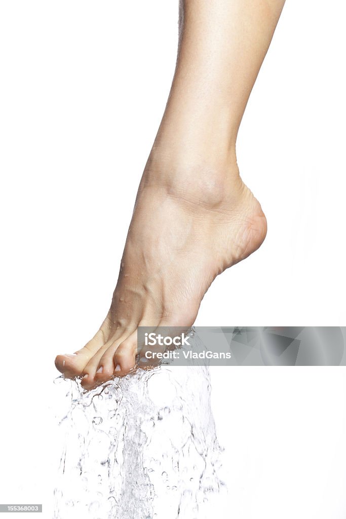 Ноги крупным планом Ниццы wet - Стоковые фото Женщины роялти-фри