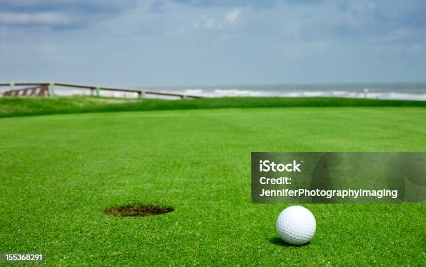 Golfball Auf Einem Grünen Stockfoto und mehr Bilder von Golf - Golf, Loch, Florida - USA