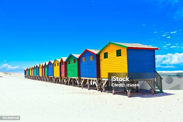 Praia Huts - Fotografias de stock e mais imagens de Muizenberg - Muizenberg, Ajardinado, Amarelo