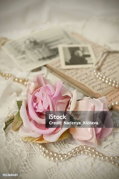 Nostalgica Still Life - Fotografie stock e altre immagini di Diario - Diario, Fiore, Il passato