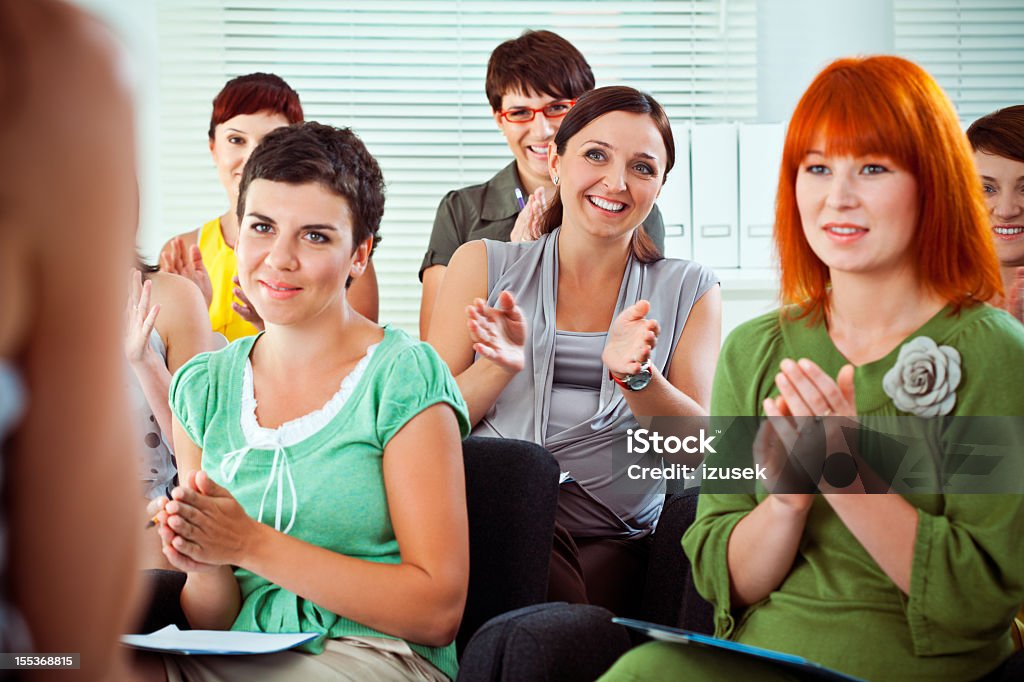 Gruppo di donne su un seminario - Foto stock royalty-free di Aula