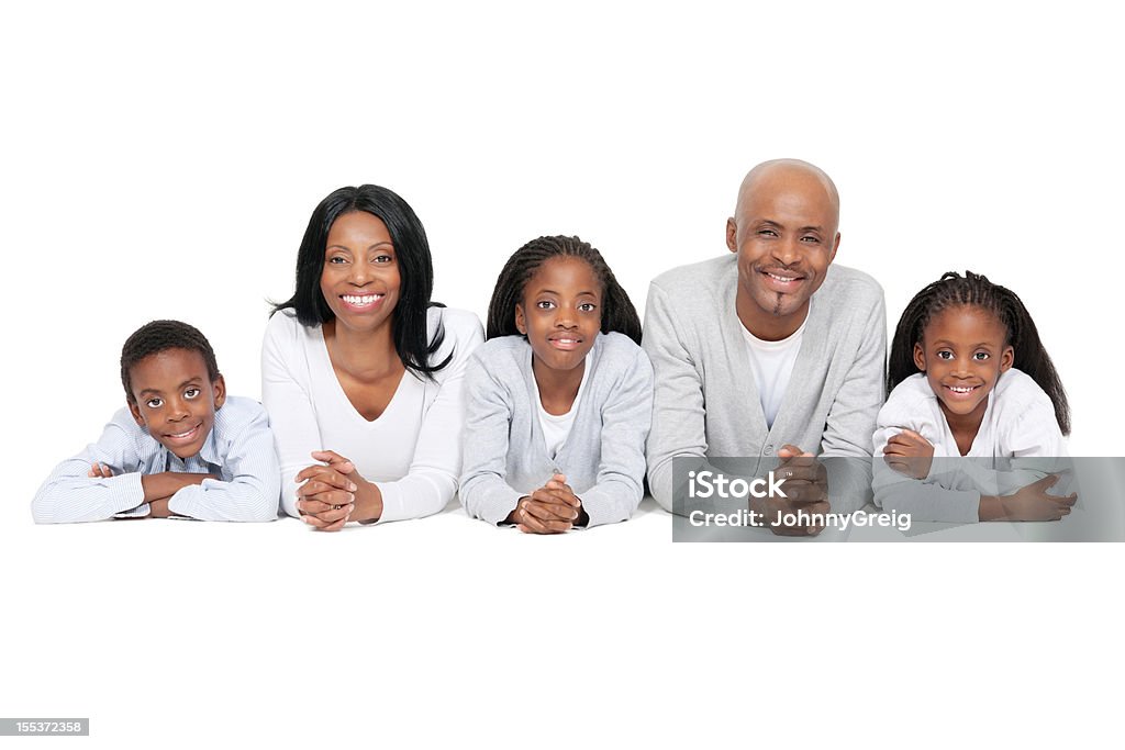 Família de cinco africano deitado em uma linha - Foto de stock de Cinco Pessoas royalty-free