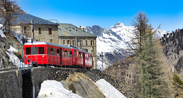 chamonix-montenvers tren en alpes franceses - non urban scene railroad track station day fotografías e imágenes de stock