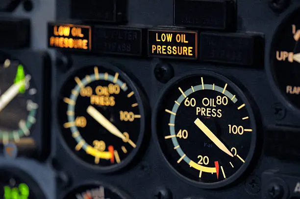 Oil pressure indicators Boeing 737-300.