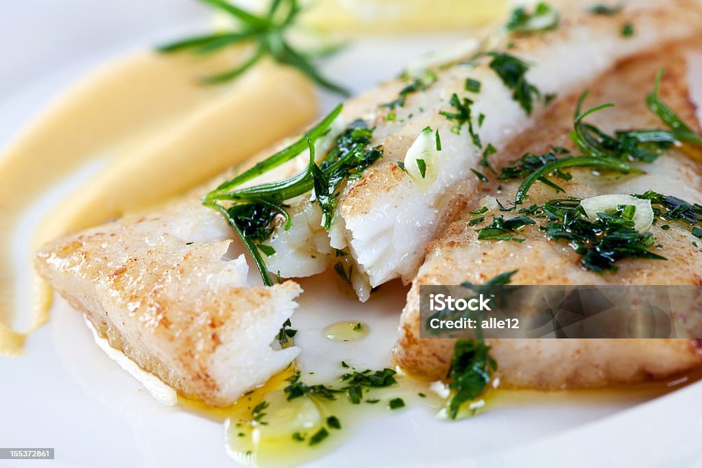 Soute filete de pescado blanco - Foto de stock de Cortado en filetes libre de derechos