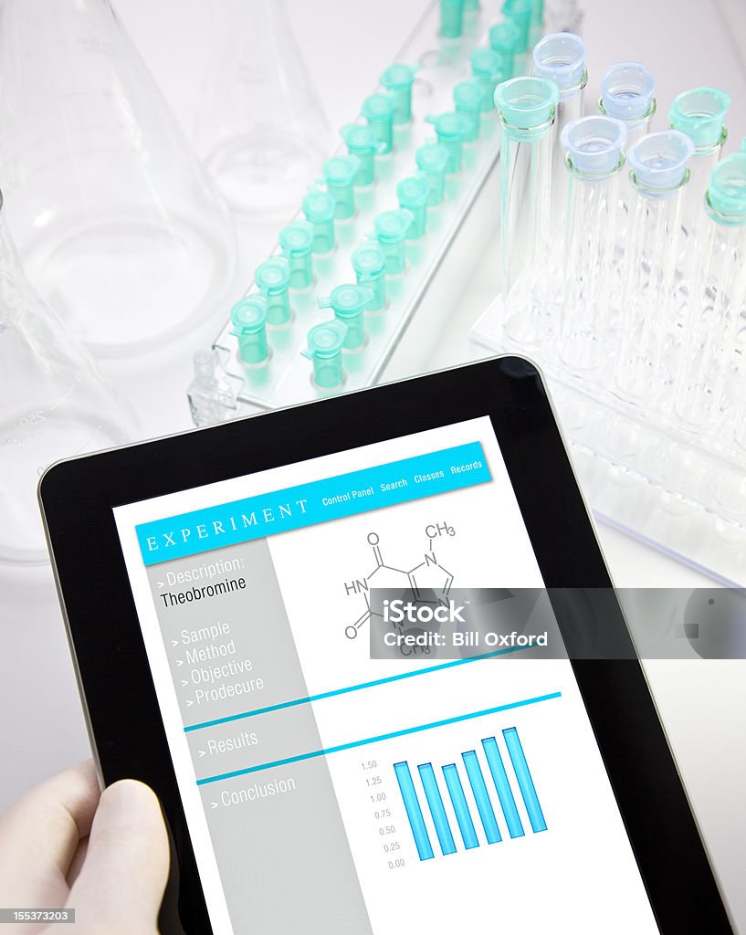 Tablet Digital em laboratório - Foto de stock de Proveta de Laboratório royalty-free