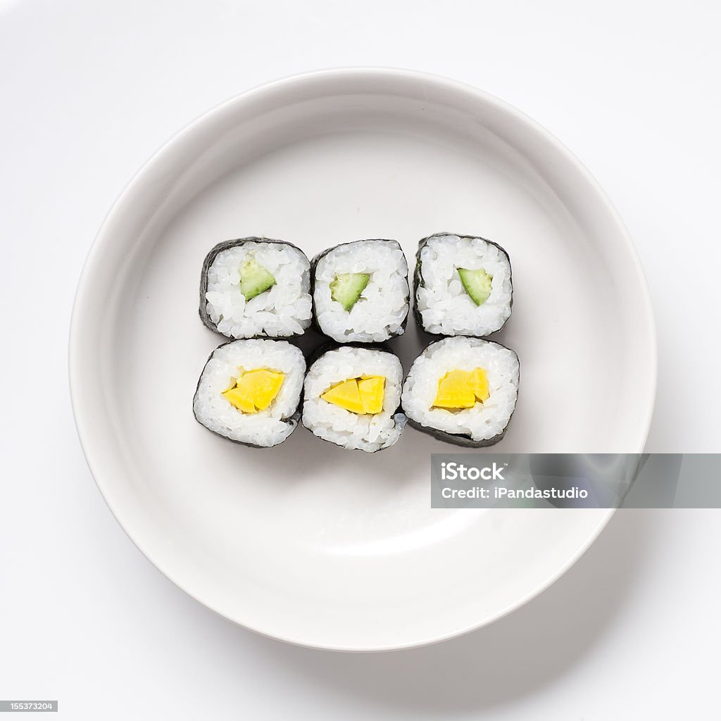 Sushi na biały danie - Zbiór zdjęć royalty-free (Azja)