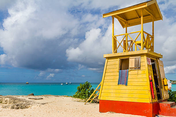 strandwächterhaus, barbados - barbados vacation stock-fotos und bilder