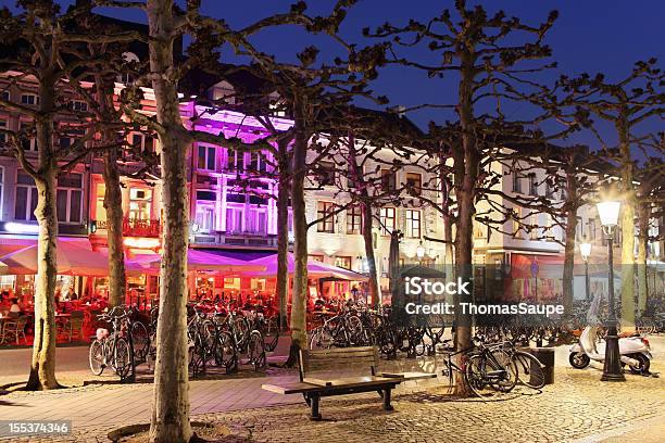 La Vita Notturna Di Maastricht - Fotografie stock e altre immagini di Maastricht - Maastricht, Bicicletta, Bar