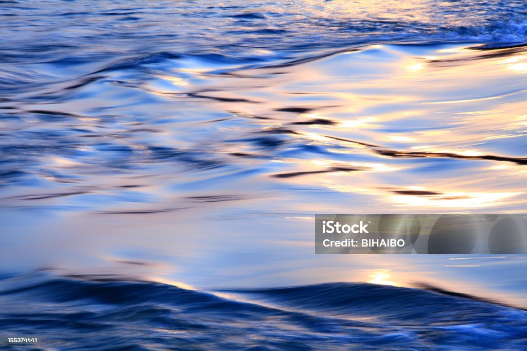 Bunte Fließendes Wasser - Lizenzfrei Abenddämmerung Stock-Foto