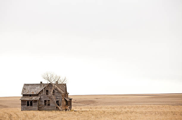 istock An old abandoned house with no activity 155375323