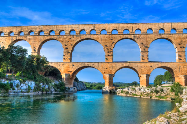 pont du gard, francia - gard foto e immagini stock