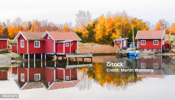 Foto de Pesca Sueca Cabanas e mais fotos de stock de Suécia - Suécia, Outono, Casa de Barcos